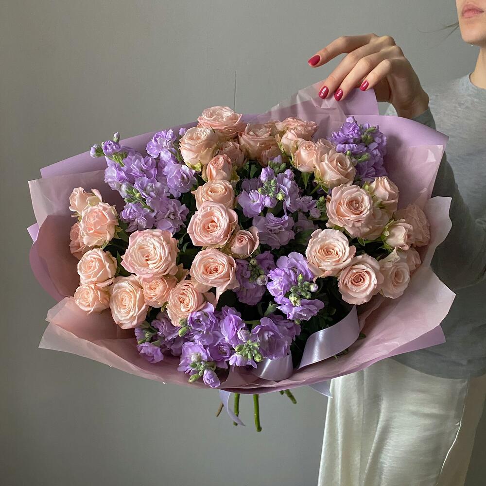Spray Roses & Lavender Stock