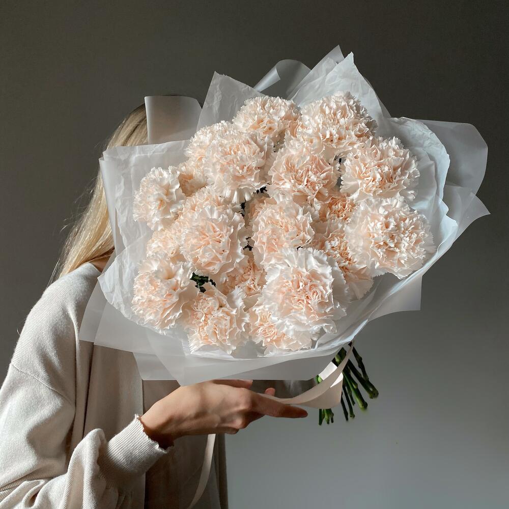 Pearl Carnation Classic Bouquet