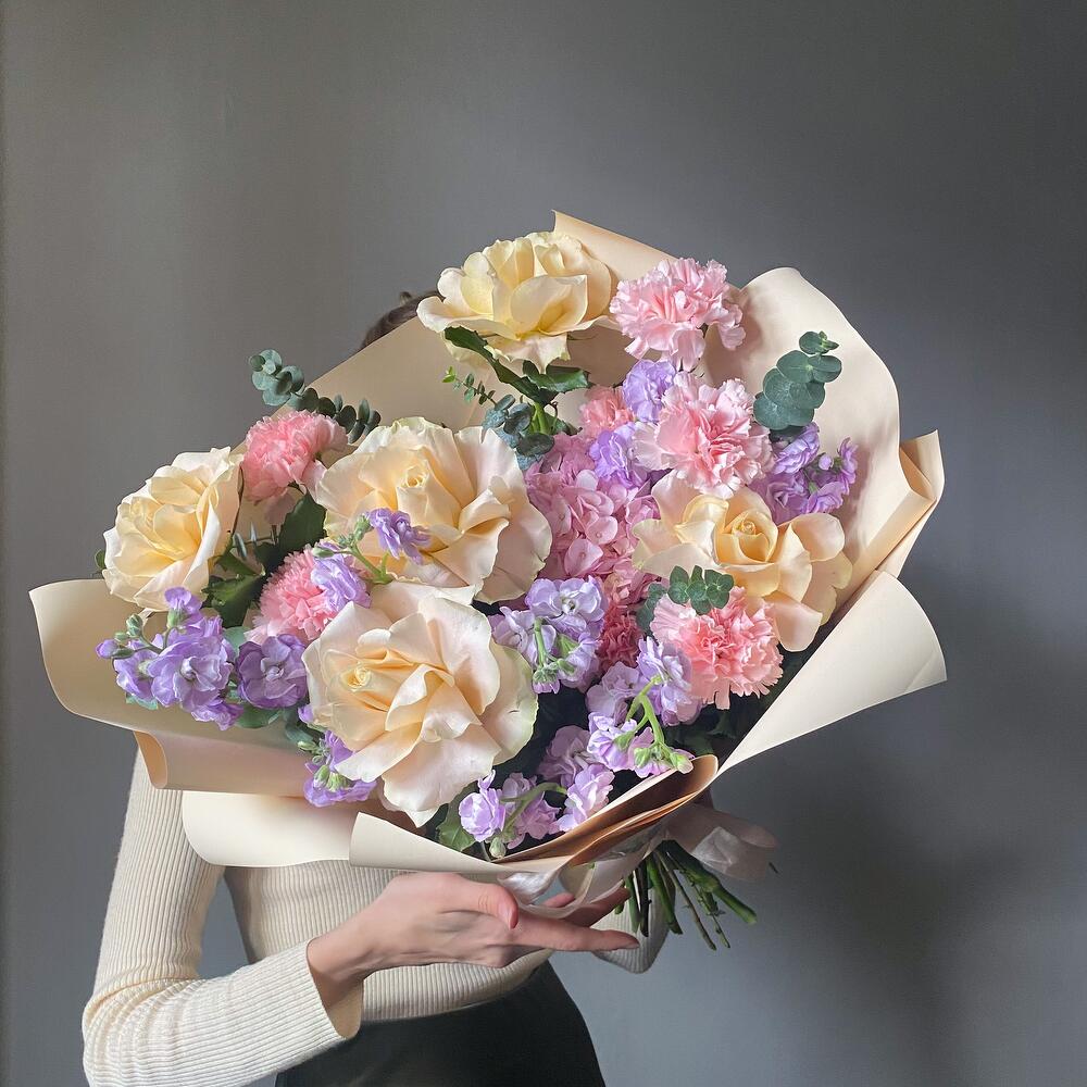 Pearl Carnation Classic Bouquet