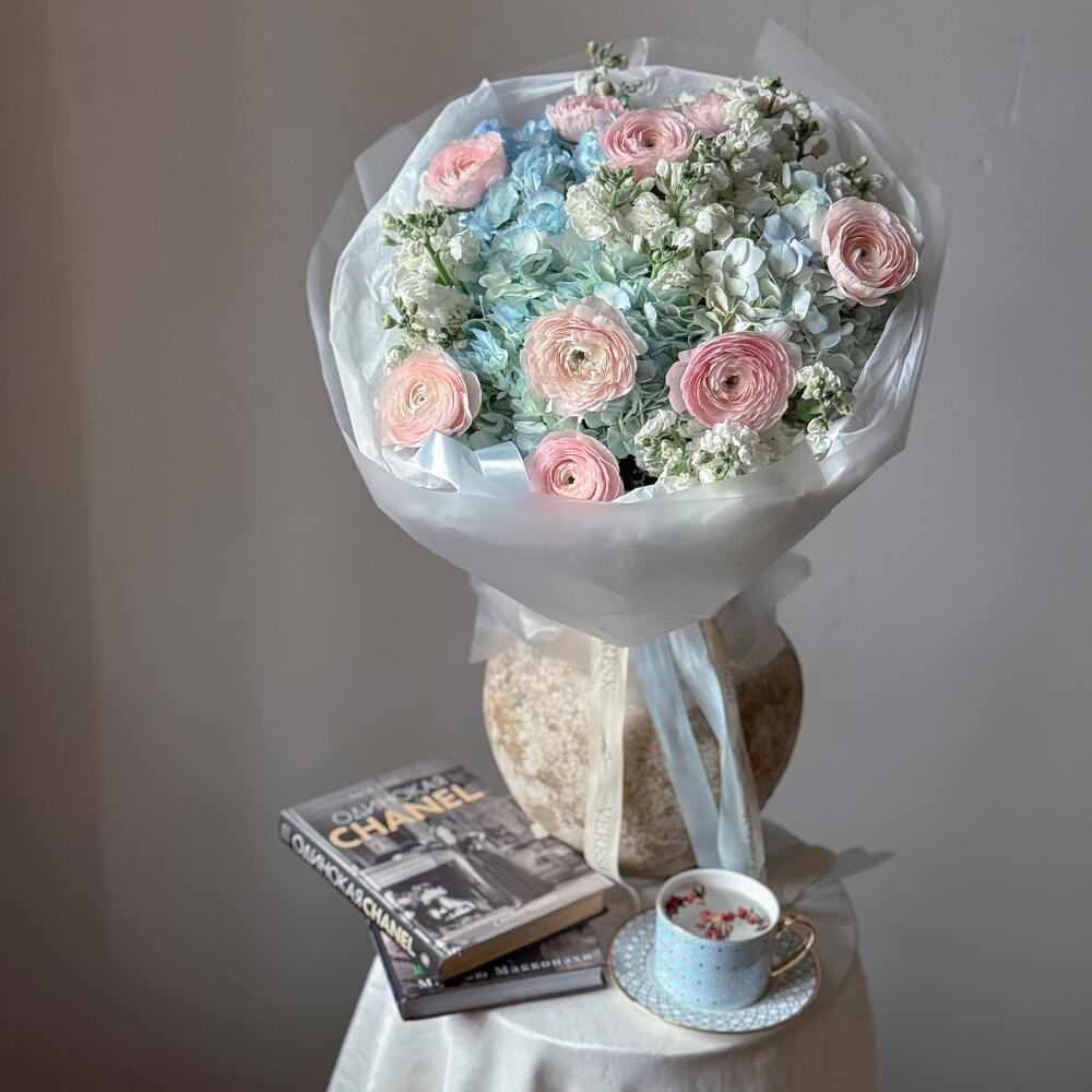 Ranunculus & Hydrangea Refined Bloom Bouquet