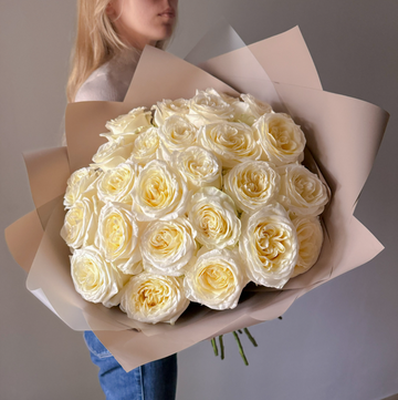 Ivory Roses Mono Bouquet