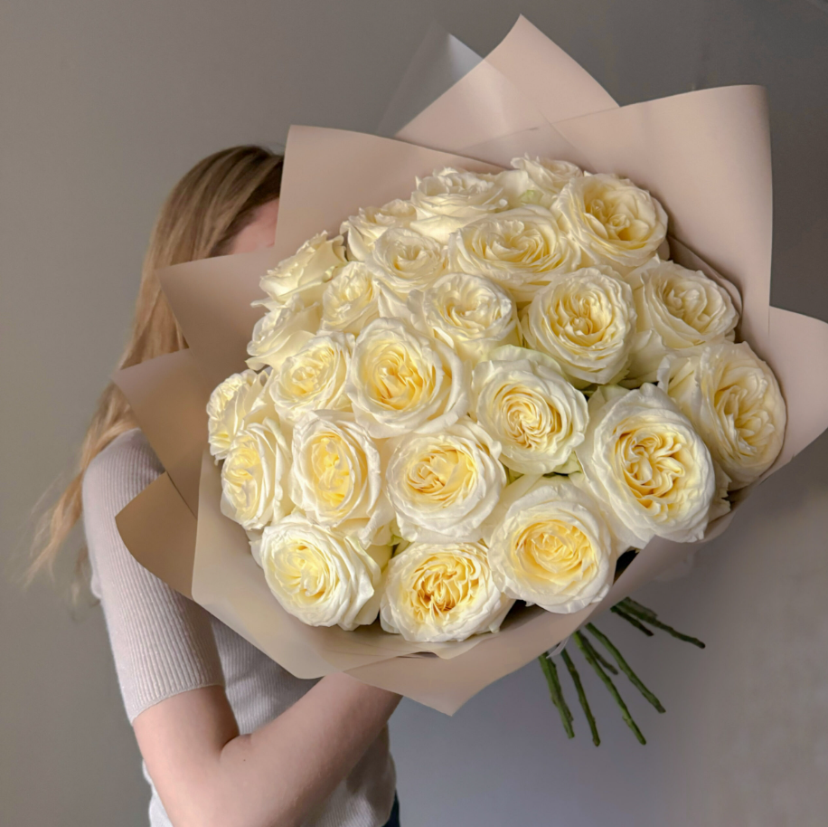 Ivory Roses Mono Bouquet