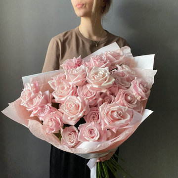 Blush Pink Roses Mono Bouquet